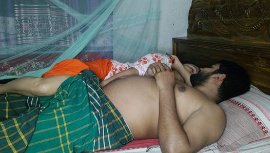 Indian Hot Aunty Ki Hard chudai Uncle Ke Jab Duty pe