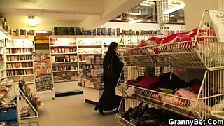 Picked up mature plumper rides his cock