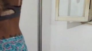 ayedelicio pole dance