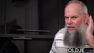 Breakfest with teenager gets hot with cum swallowing