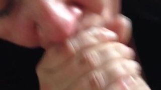 German Sie lutscht und ich spritze in ihren Mund