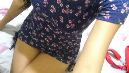 Hoy decidi masturbarme en mi habitacion a solas me puse caliente y termine por correrme