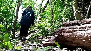 Lustful mother-in-law came to the aid of jerking son-in-law in nature