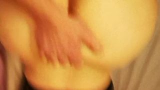 Ma blonde salope avec son gros cul