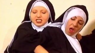 MARIA BELLUCCI: #171 Suore Depravate In Un Convento… sc.2