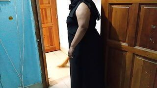 Saudi hot aunty sweeping house when neighbor boy saw her big tits and ass gets seduced &Hot cum – Boruqa & Hijab aunty