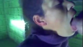 Gozando na boca da puta 1