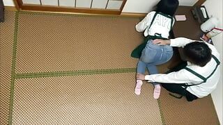 “Oh, there… I can’t…” I was told that I would massage the part-time leader in the break room of my part-time job, and gradually it became a.