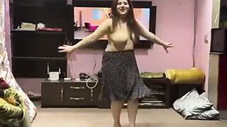 Pakistani girl – nude dancing at private party.