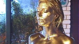 Rebecca Lord – Gold Paint