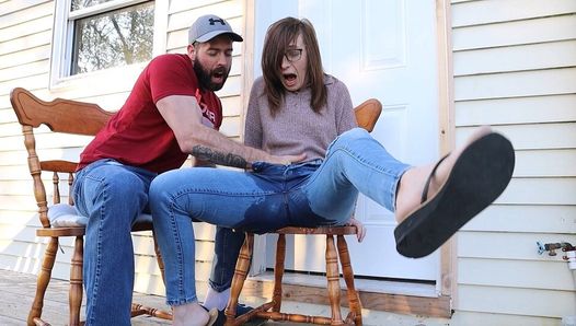 Squirting outside in my jeans – Neighbours watching
