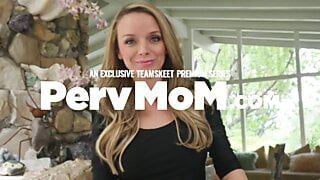 Blonde cheerleaders make the perfect stepdaughters