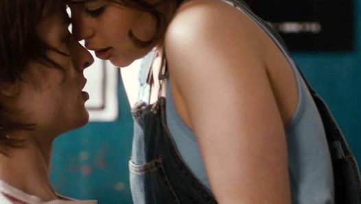 Emilia Clarke Nude Love Scene On ScandalPlanetCom