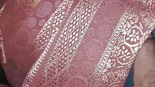 The village woman showed her whole body by wearing her saree. With your boyfriend!