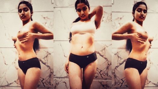 Desi Girlfriend Ki Chudai with Clean Shave Indian Pussy