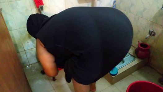 TABOO: Fucking My Beautiful Saudi MILF Huge Butt Stepmom In Bathroom When She Washing Clothes
