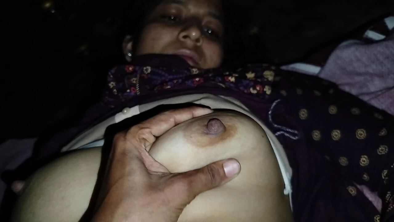 18 Years Old Hot Bengali Desi Bhabhi Ke Hot Boobs And Tight Pussy, Bhabhi Ki Saat Chudai Kar Piri Raat Chota Bhabhi Ki Room Mein