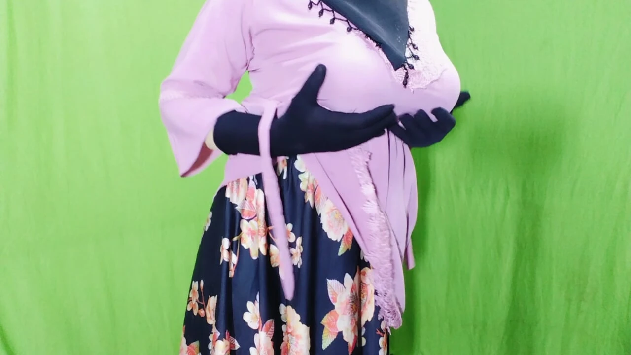 Indian beautiful village housewife having sex in the room – clear Hindi audio