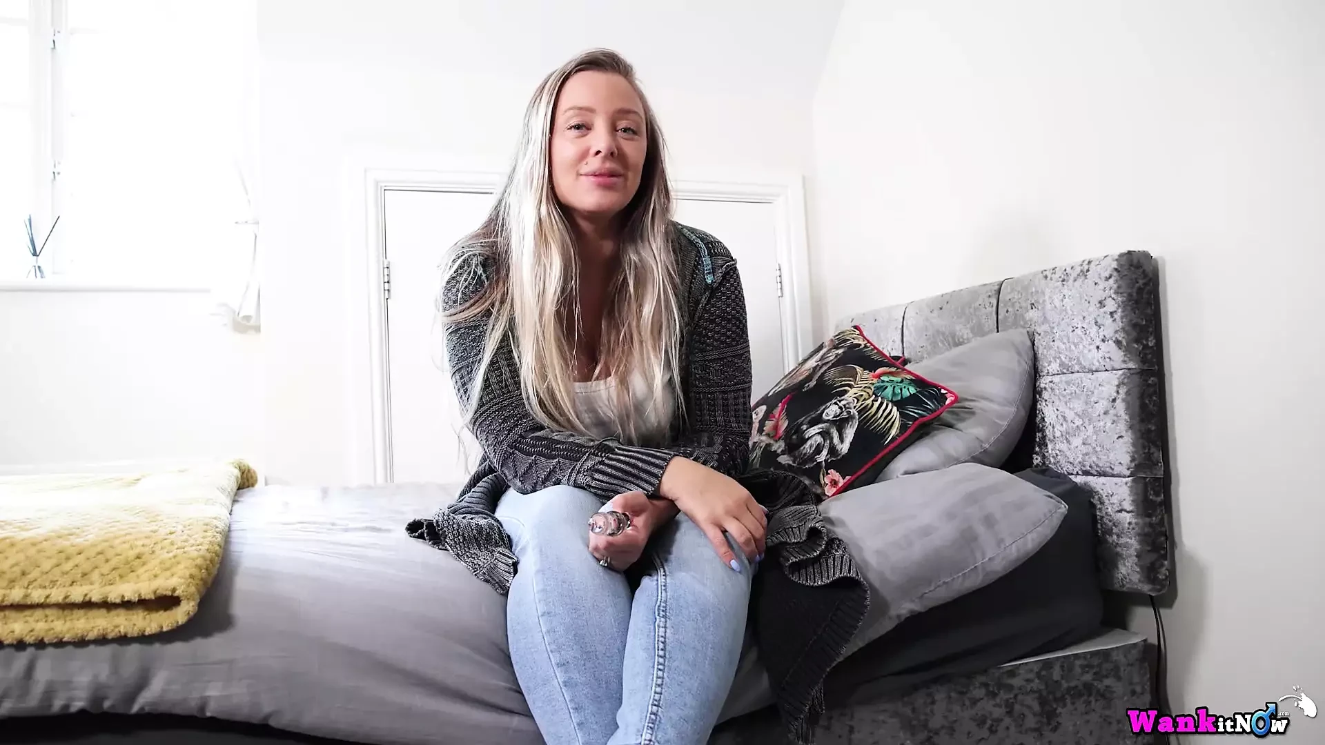 Teammate Seduction On A Boring Trip Leads To Wanking Fun