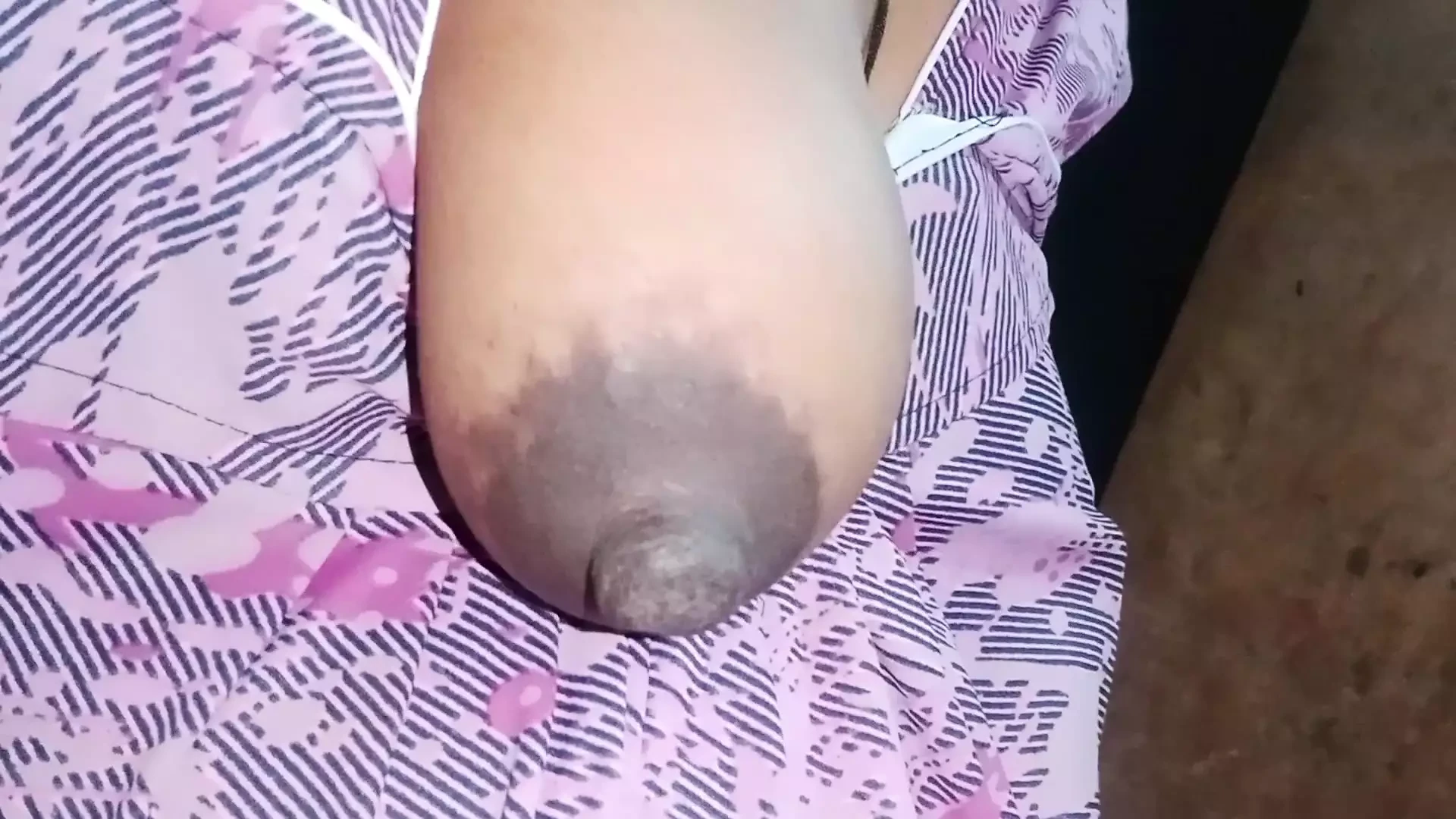 It was fun pressing Shalini Bhabhi’s big breasts.