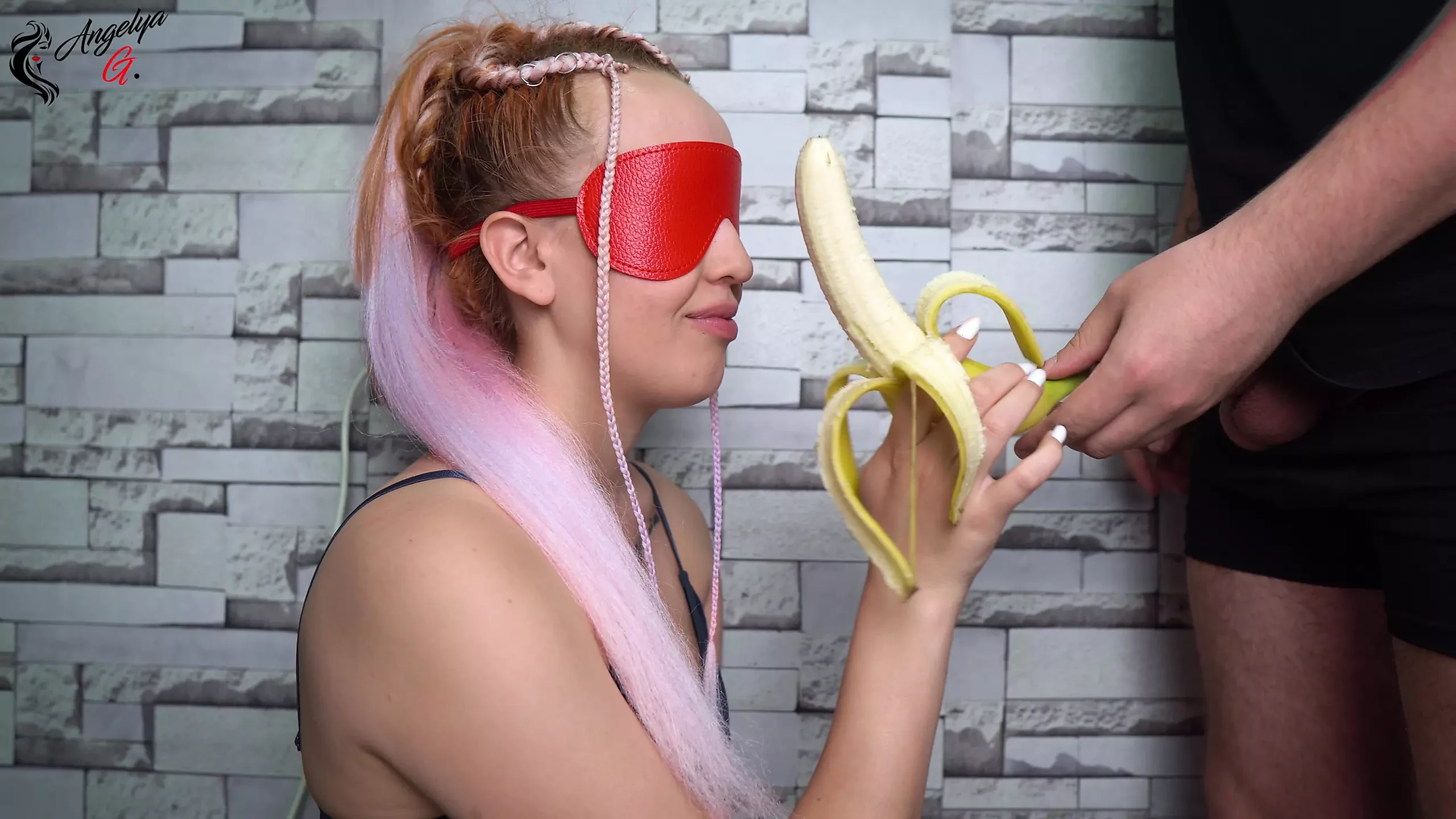 Tricked my stepsister into playing “Guess the Fruit”! She liked my dick! SURPRISE!