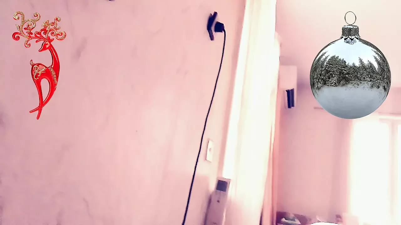 Showing my tits while my boyfriend is out