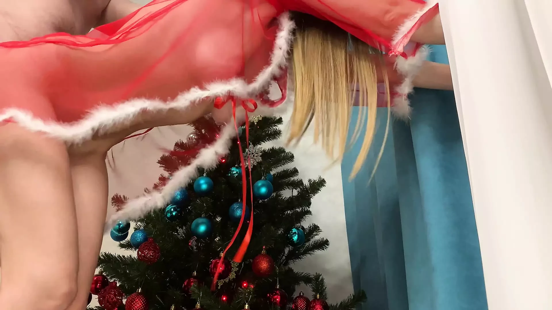 Sex with Santa’s assistant for the new year! Fucked in the mouth, pussy and cum inside