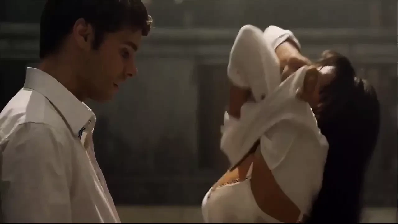 WRONG TURN movie – Sex scenes and Nude Scenes