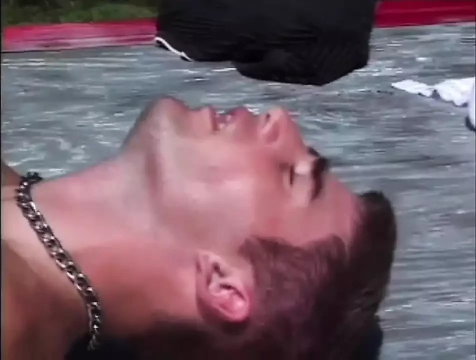 Cavalcata all’aperto per la cheerleader