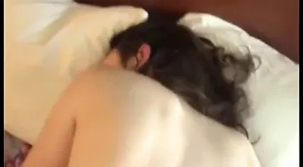 19 yr old trys anal, takes big cock in her ass