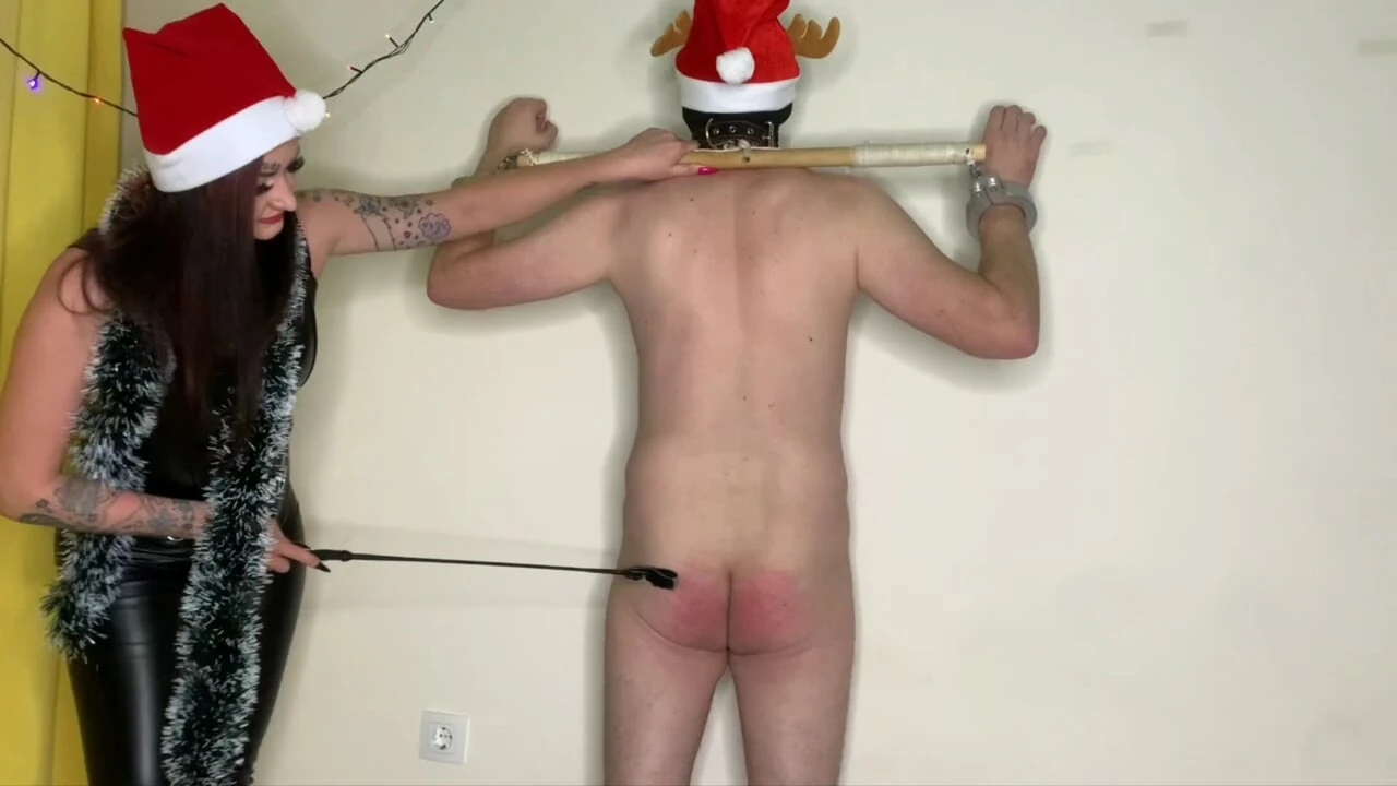 Naked ass spanking. Dominatrix Nika spanked slave’s ass. BDSM femdom, sadomaso.