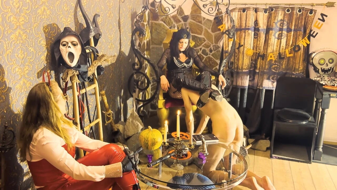 Pussy smelling reward for hard pain