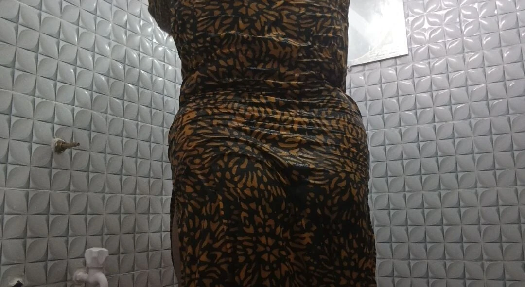 Desi girl bathroom sawoor hottest