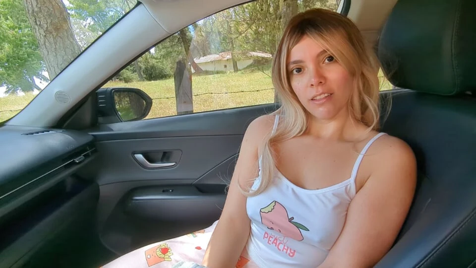 My best friend’s cheating MILF mom seduced me into fucking her in the car