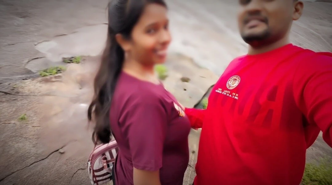 Devar apni bhabhi ko lekar ghumne a gaya hai- devar bhabhi sexy video xxx – devar apni bhabhi ki gand me aapna bada land dal deta he .