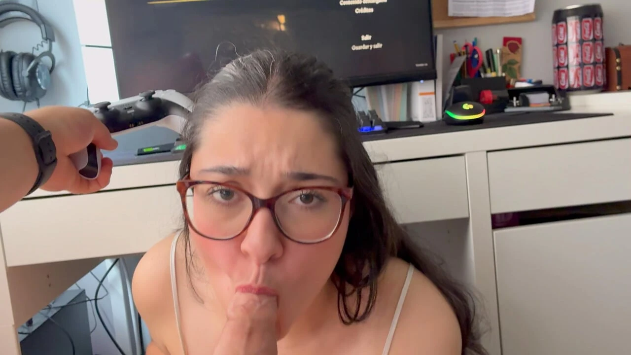 INTERRUPTION 🔥 Playing Play and she can’t take it anymore…