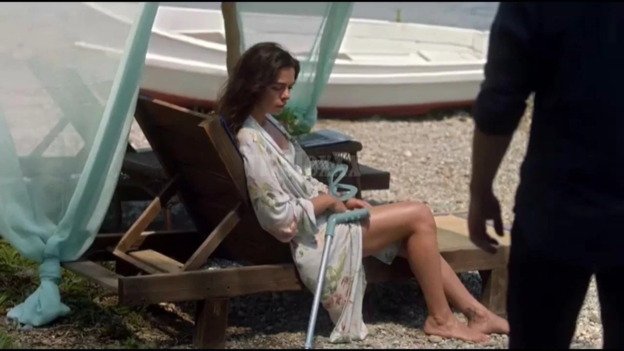 Ozge Ozpirincci – Aci Tatli Eksi 2017