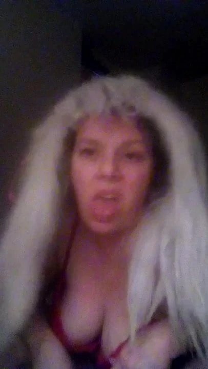 Sexy girl dancing to yung rani  New artist song