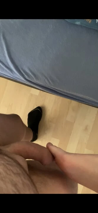 Foot fetishism horny mrandmrshoneyy is rubbing his dick against naughty Furiozzza’s foot