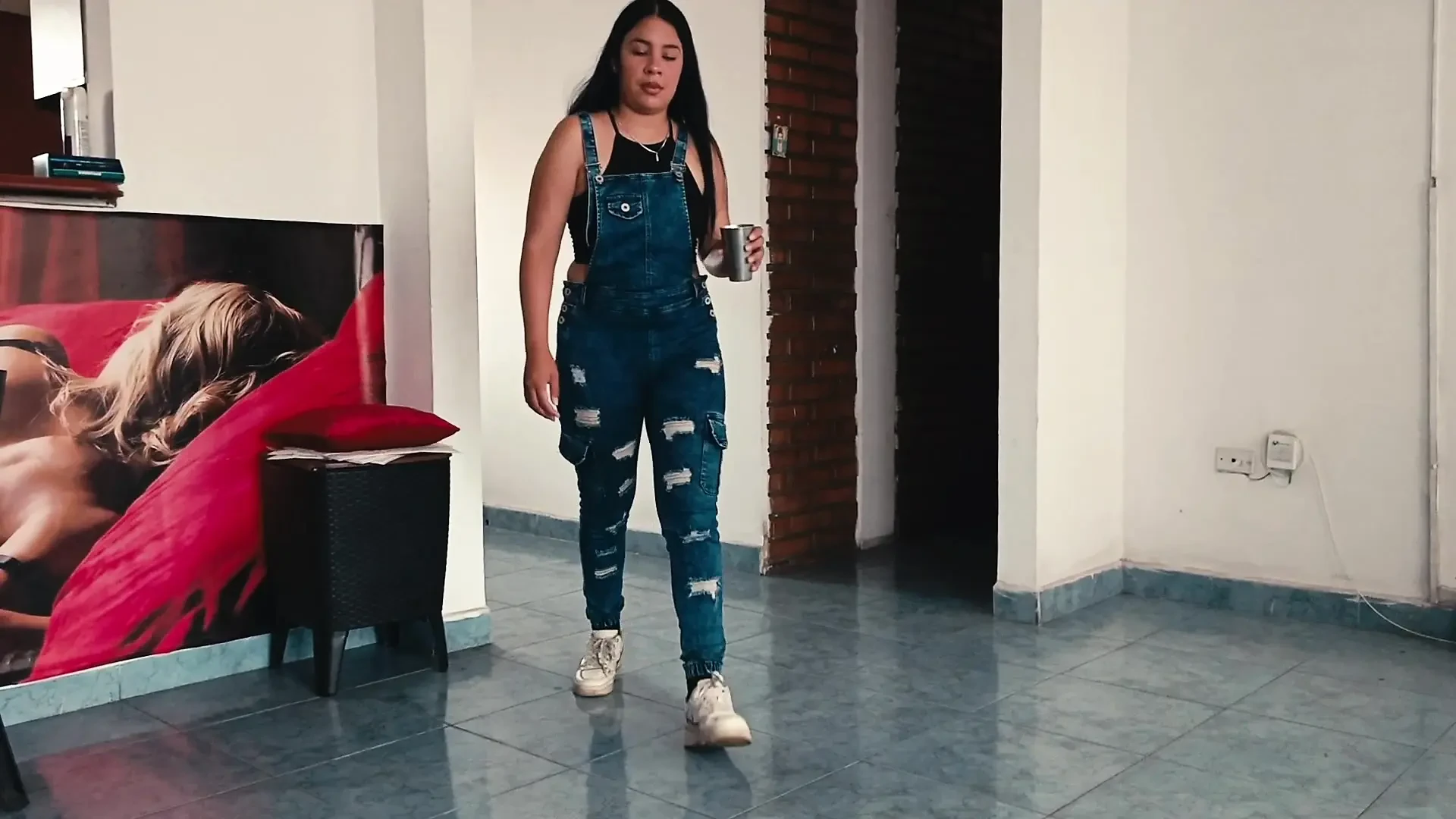 Single woman with a lot of desire for sex meets a guy on a dating app, asks him out and they end up having a night of passion