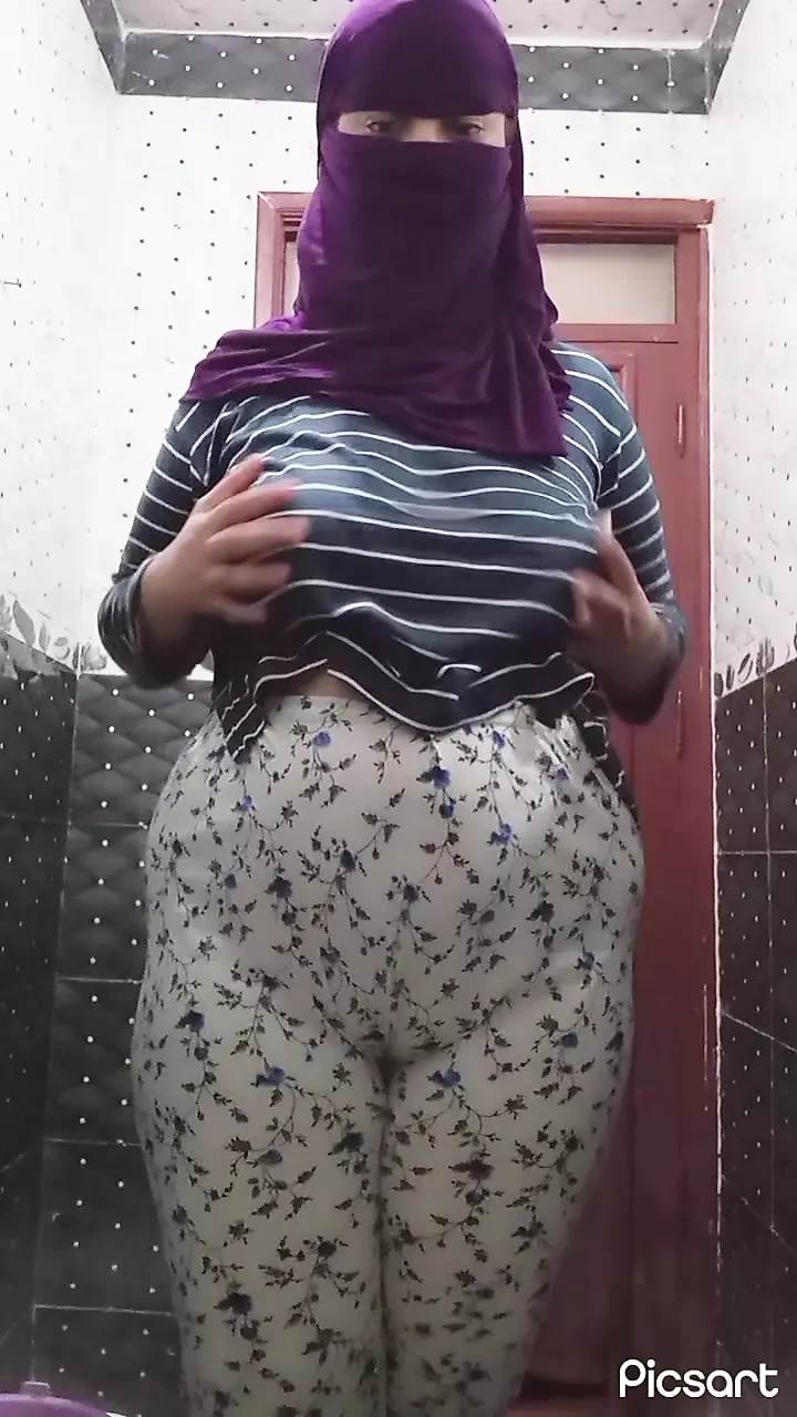 Girl big ass and big boobs