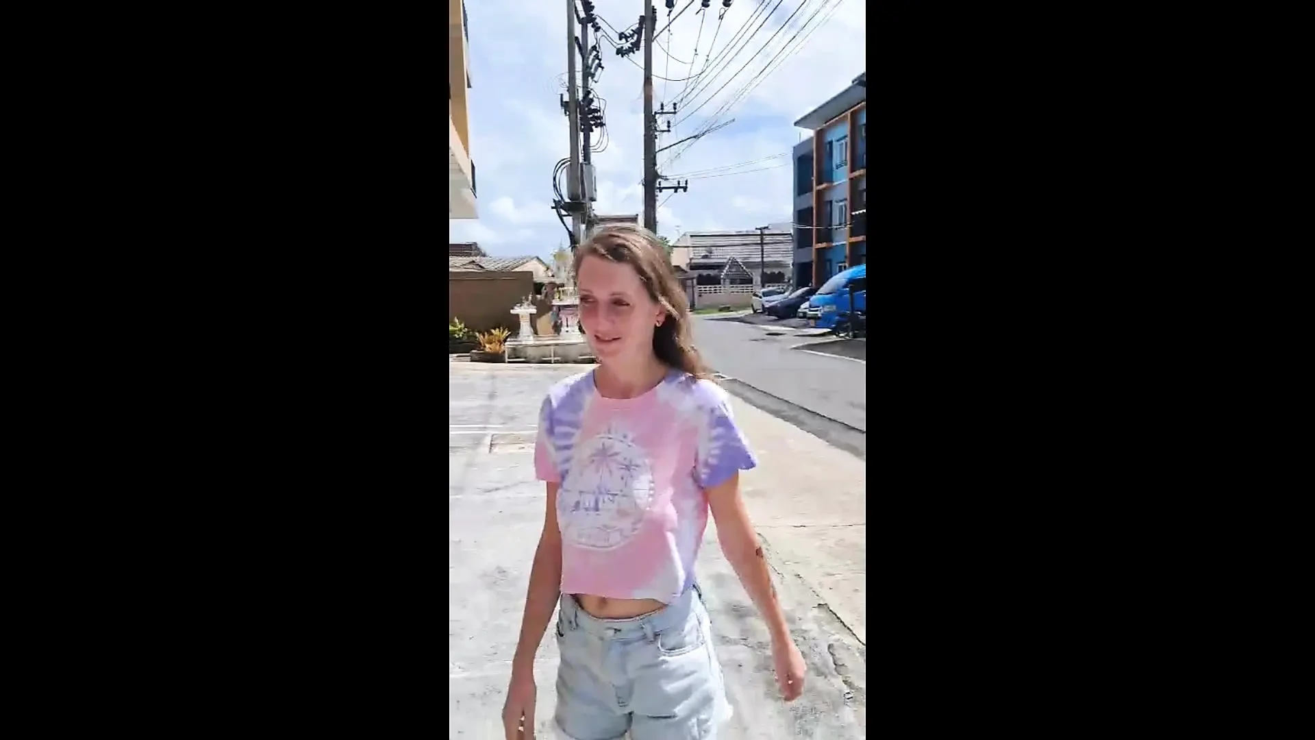 He Fucks Me In The Fridge After A Hot And Sweaty Walk Out In The Sun