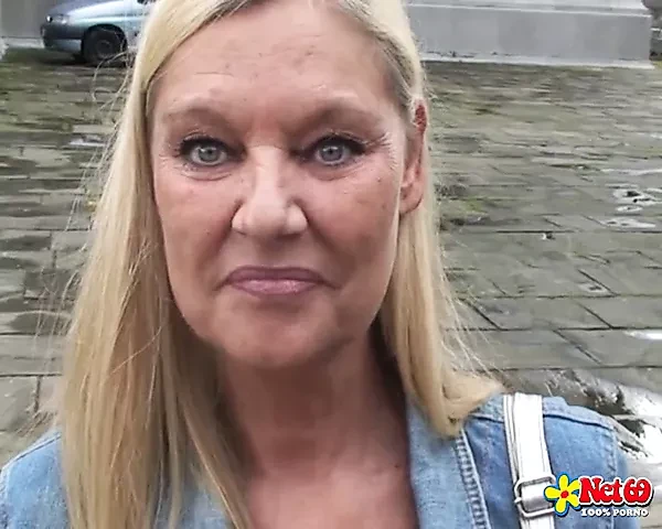 Real porn with Tia, the HOT blonde MILF