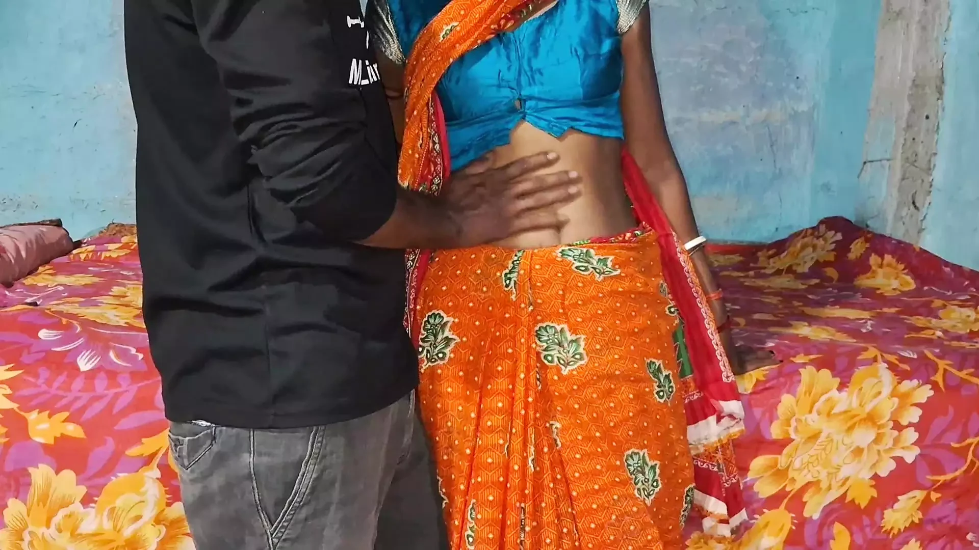 I made my sexy sister-in-law wear such a saree that I made her lick my pussy and fucked her pussy with a thick dick, desi sexy