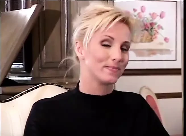 Sexy blonde pussy licking anal fucking in the bathroom