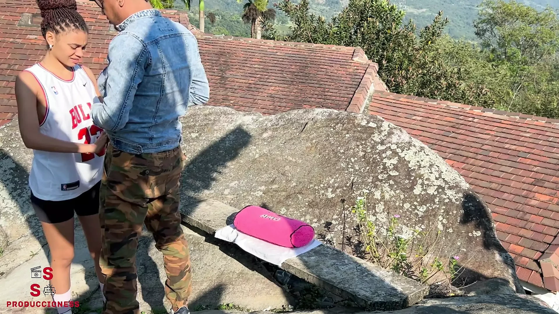 WHAT A RICH FUCK WITH THE SUN ON HER FACE