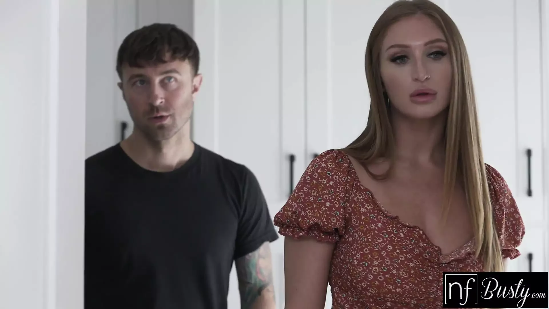 Busty Babe From Beyond The Veil – S17:E3