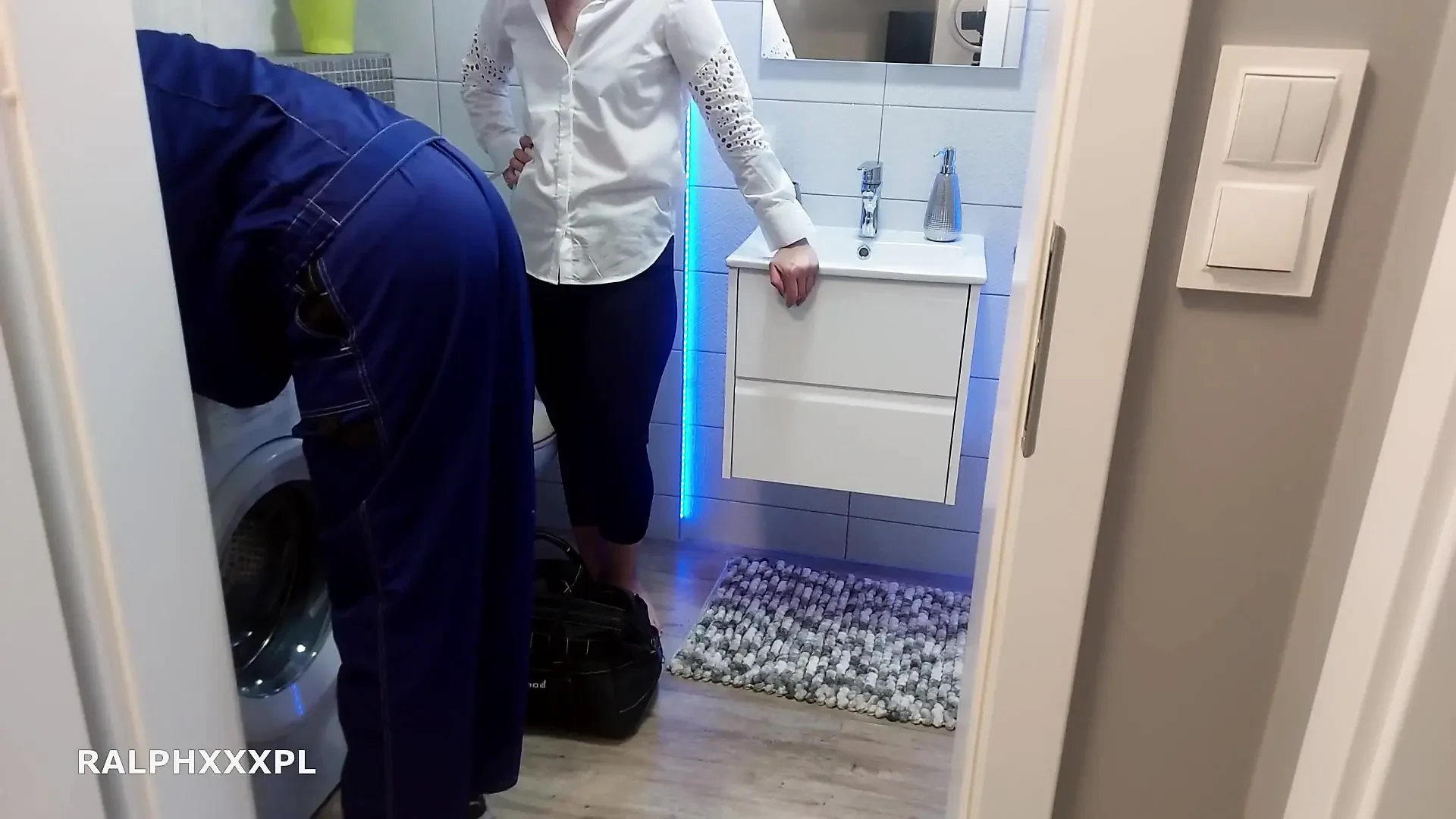 Housewife Stuck in Washing Machine and Plumber Fucked Her