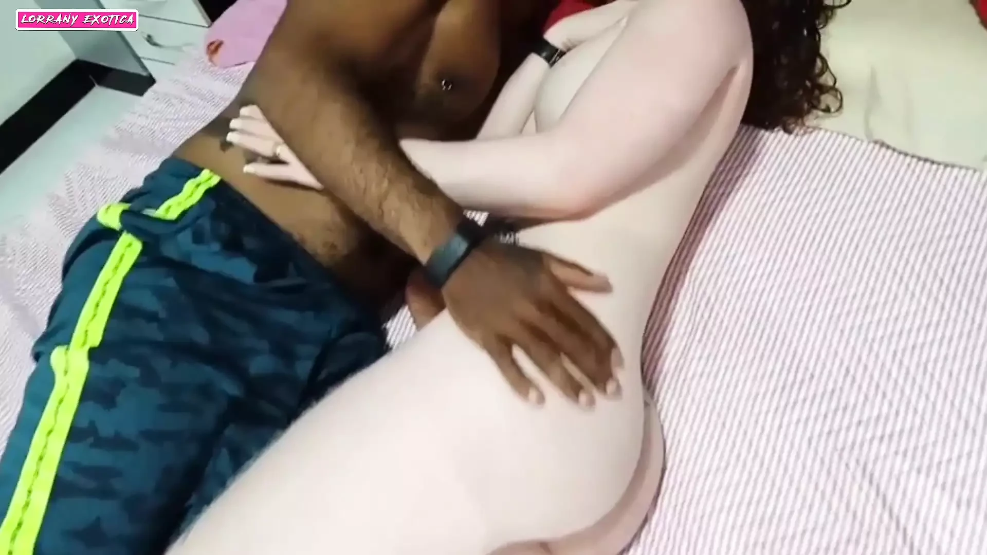 I cummed a lot on a stranger’s dick while my horn is on the street