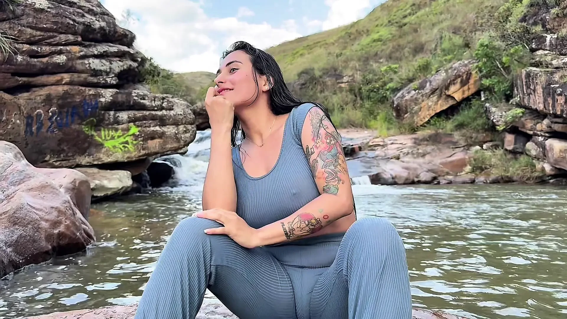 Sex on the river with a stranger while my friends wait for me